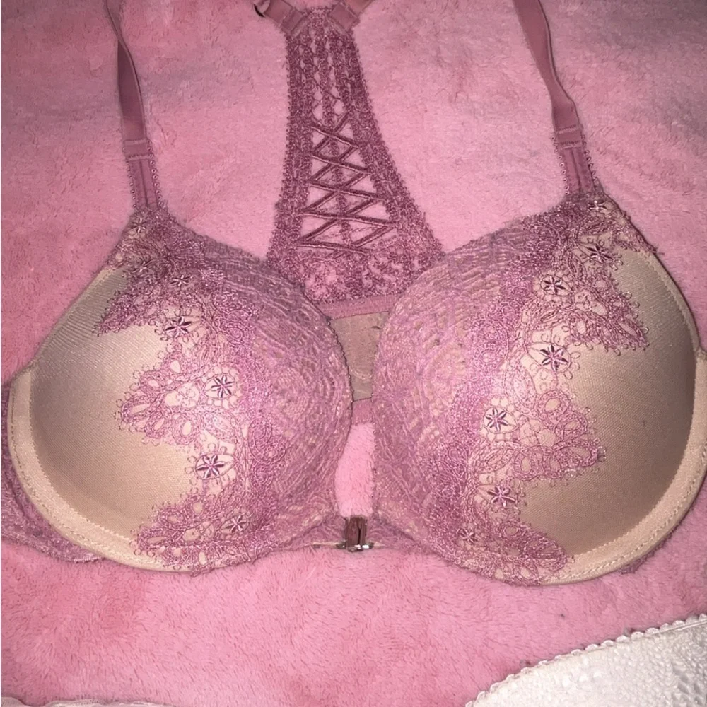 11 Victoria Secret bras (sold all together) 32C - Picture 11 of 13